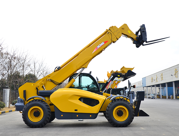 XCMG Official 4.5 ton telehandler XC6-4517K chinese 17m telehandler forklift with attachments price